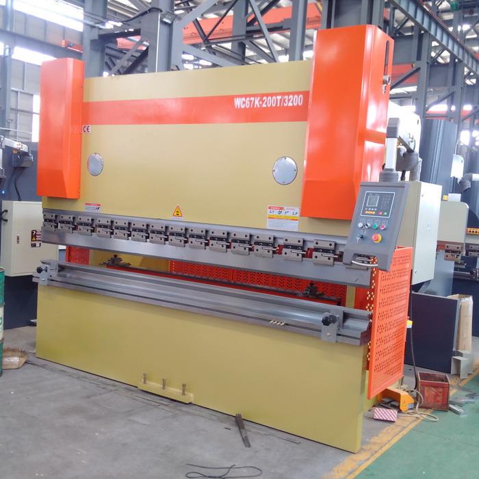 Машини за огъване на метални машини AHYW Yawei 200T3200
